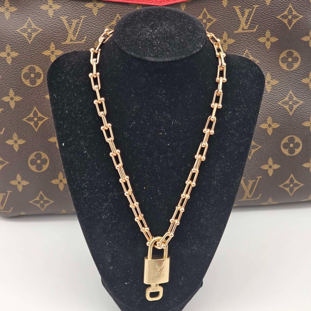 Authentic Louis Vuitton Lock & Key with Unbranded Gold Plated Horseshoe Necklace - Picture 2 of 11